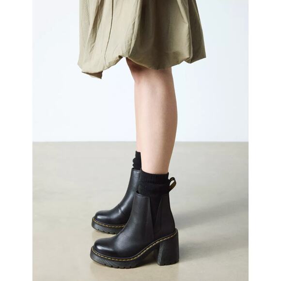 Dr. Martens Spence Leather Flared Heel Chelsea Boots in Black - Picture 2 of 7